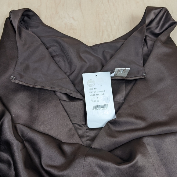 Gorgeous, sequined, Formal Gown by Bonny (S14) (Never worn, style tag intact!) - Picture 12 of 16